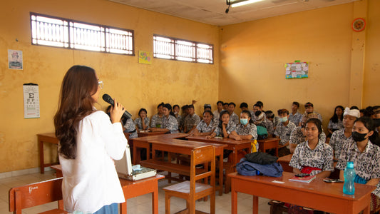 Sunset Eyewear & Zeta Blanco charity campaign at SMA PGRI 1 Denpasar